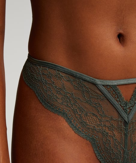 Isabelle Cheekini, Green