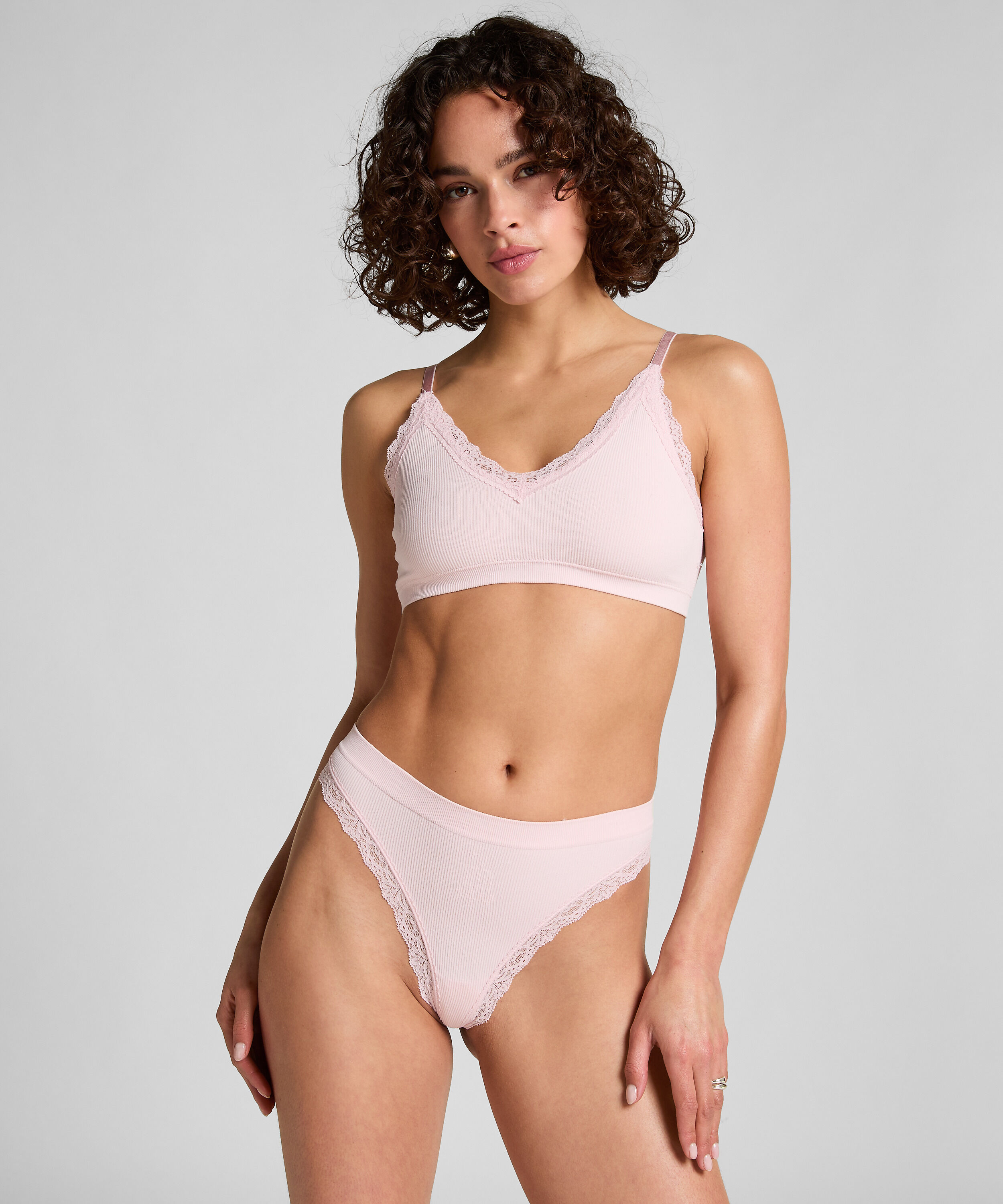 Lola Bralette, Pink