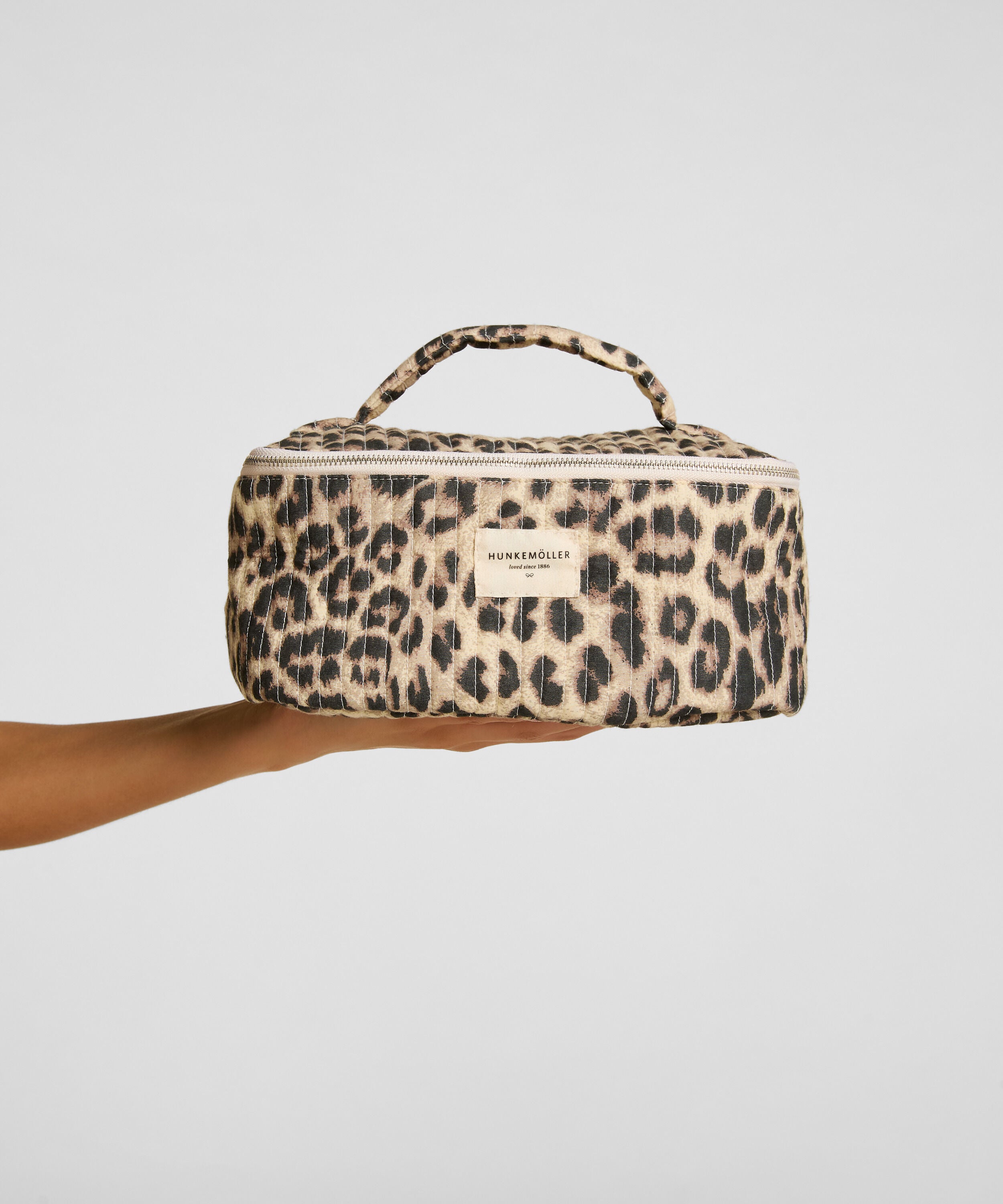 Toiletry Bag Leopard, Beige