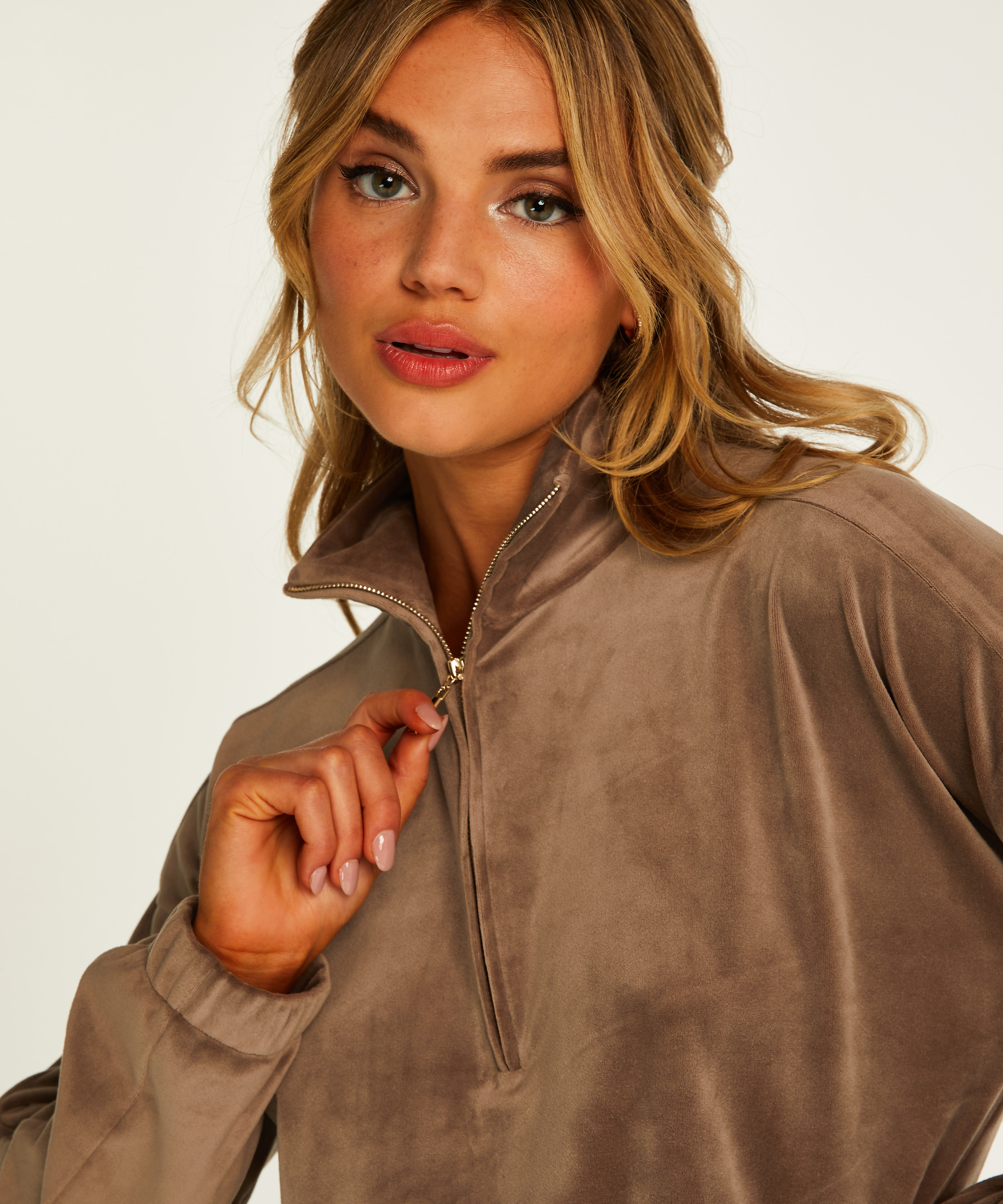 Velour top with long sleeves, Brown, main