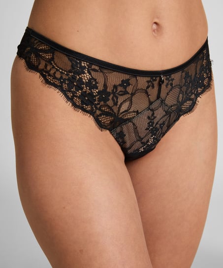 Prina Thong, Black