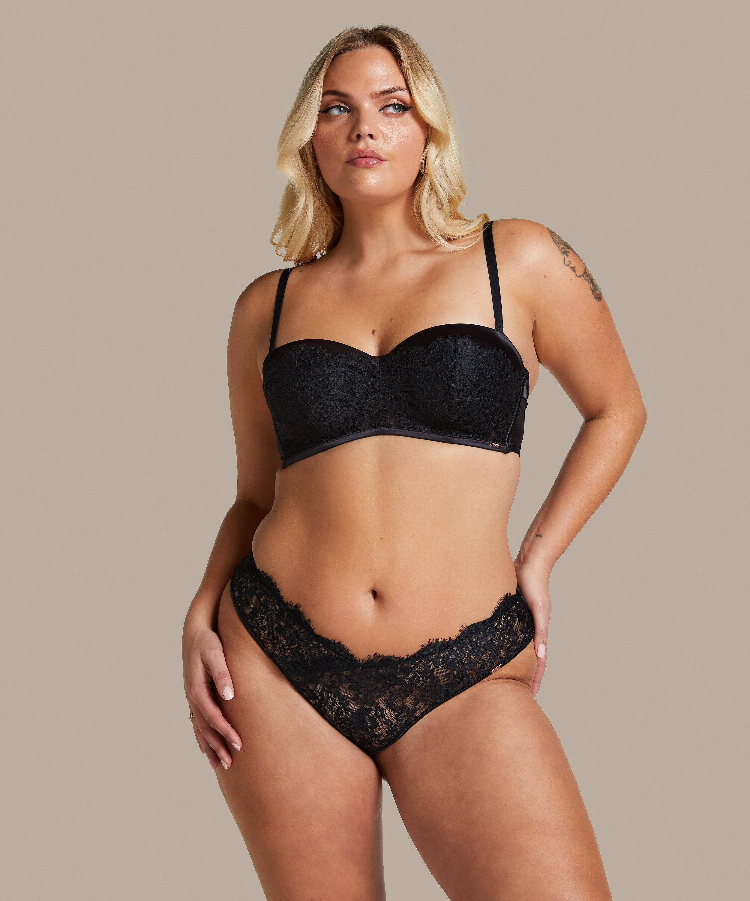 Chalice Brazilian, Black