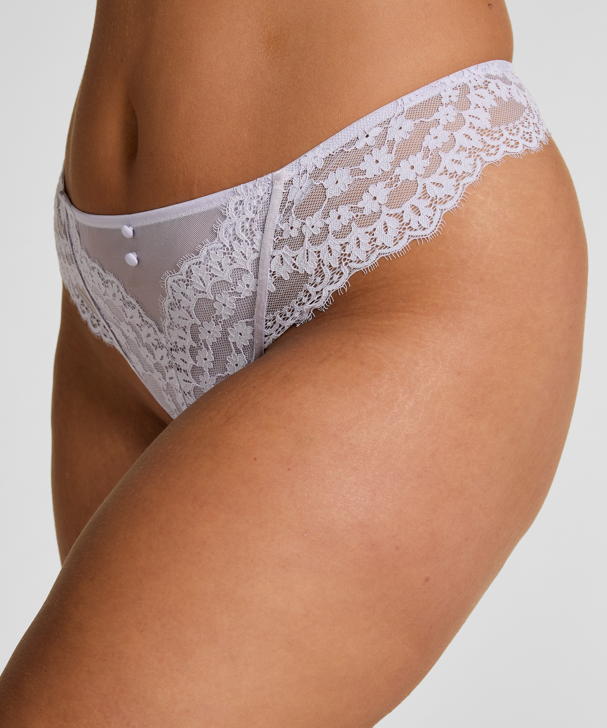 Daisy Thong, Purple, main