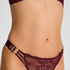Avela Thong, Red