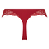Sophie Thong, Red