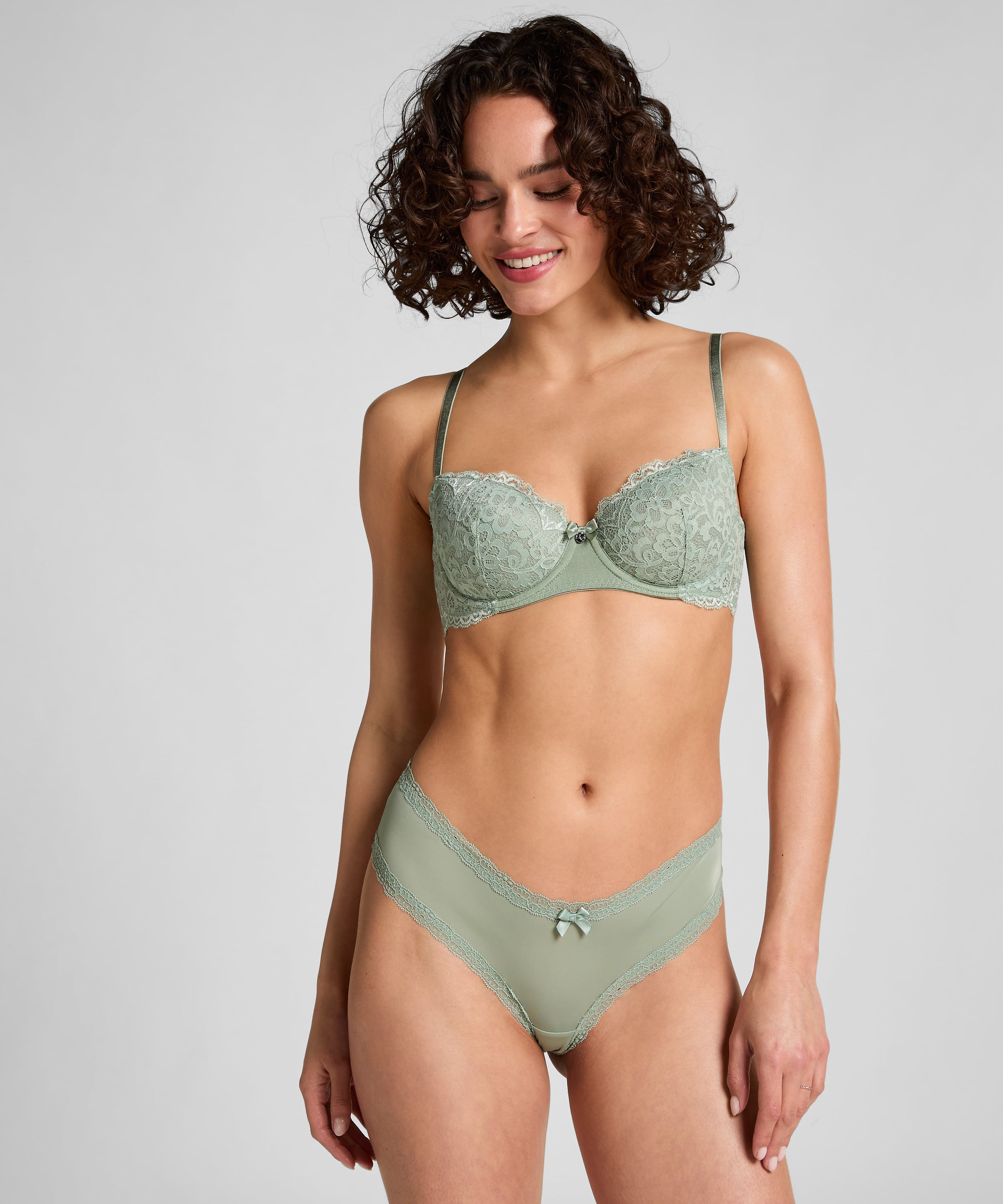 London V-shaped Brazilian, Green, main