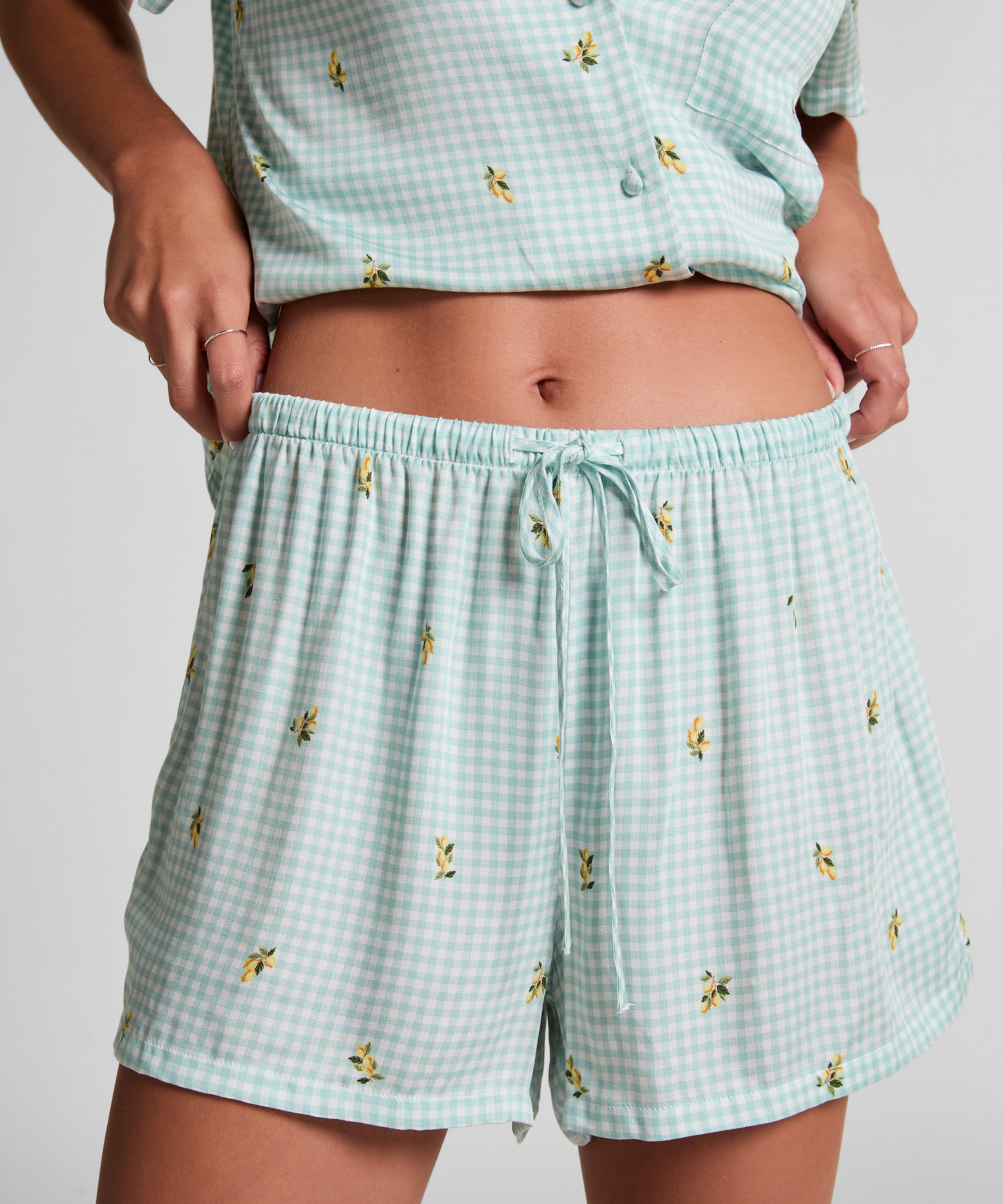 Short Viscose Check Print, Green, main