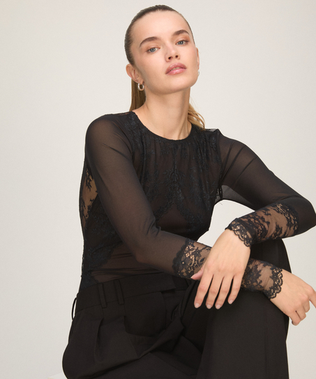 Body Naomi, Black