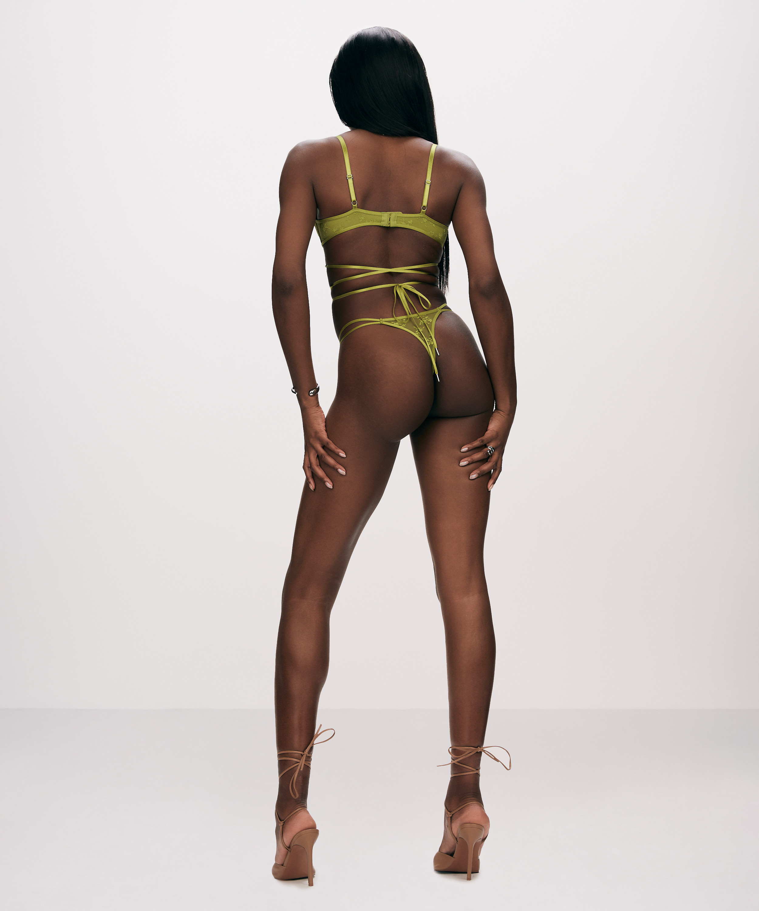 Minnie Thong, Green, main