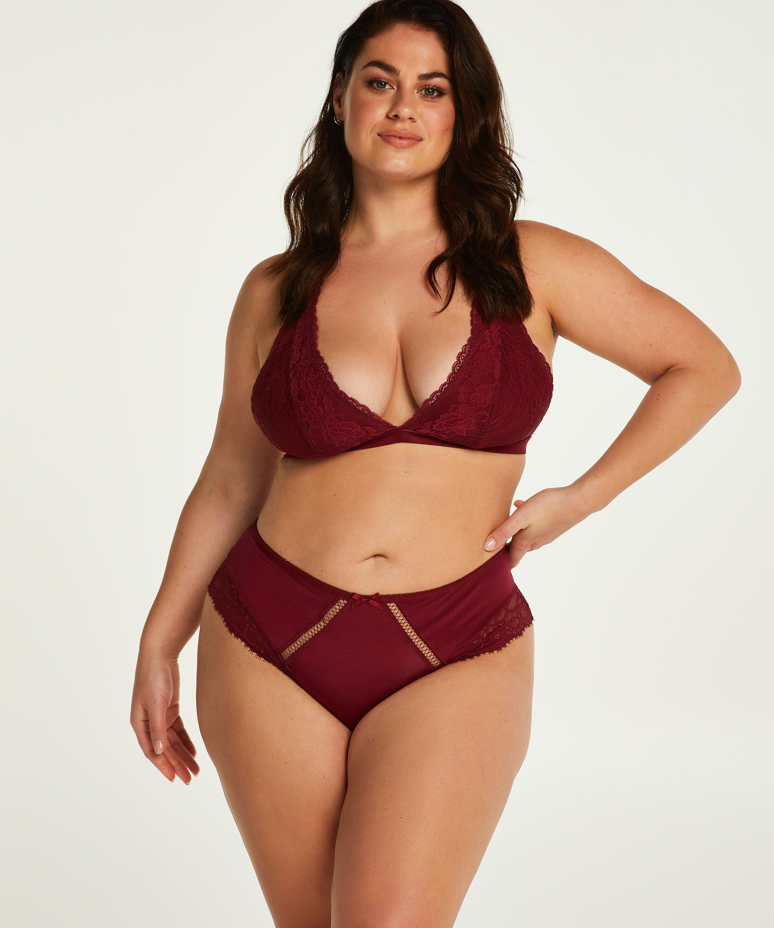 Yvenne Curvy Brazilian, Red