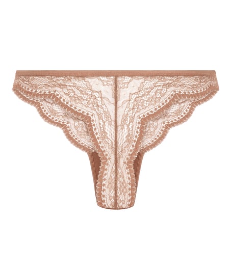 Isabelle Cheekini, Brown