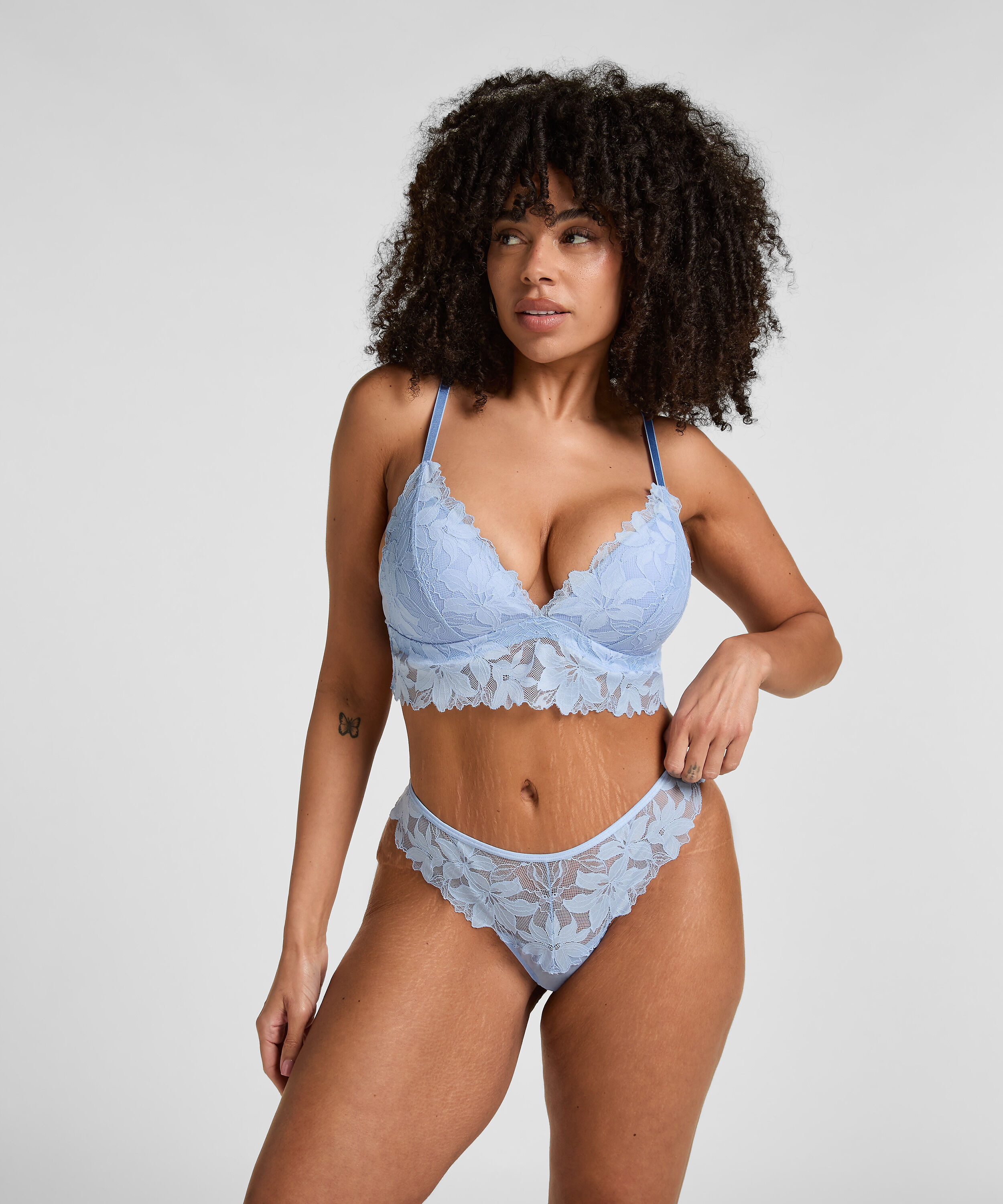 Ingrid Cheekini, Blue
