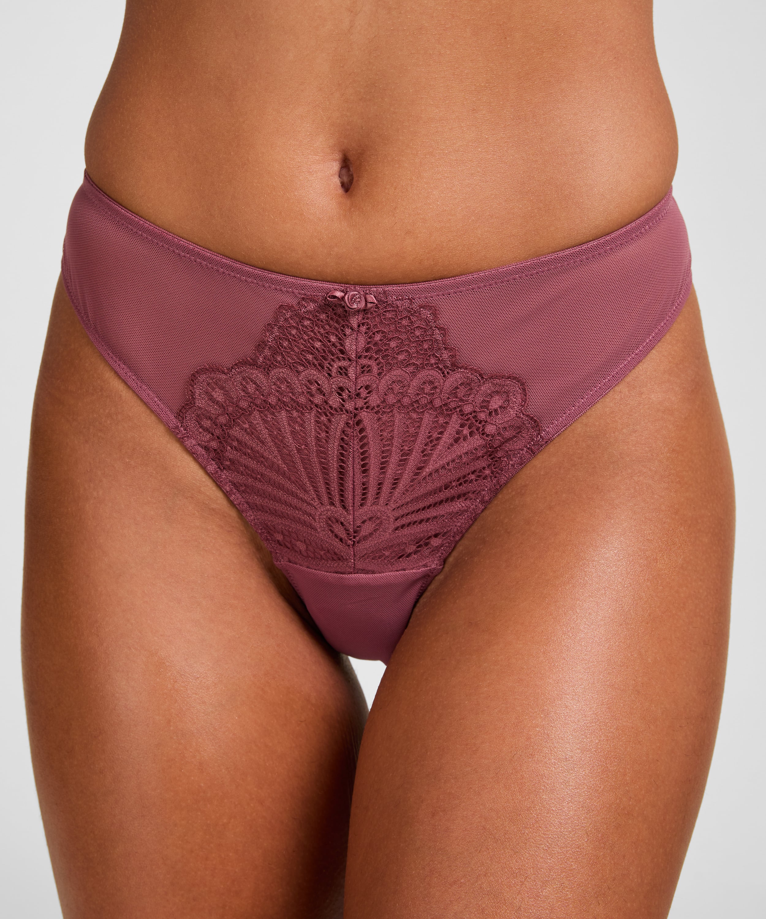 Brazilian Selena, Pink, main