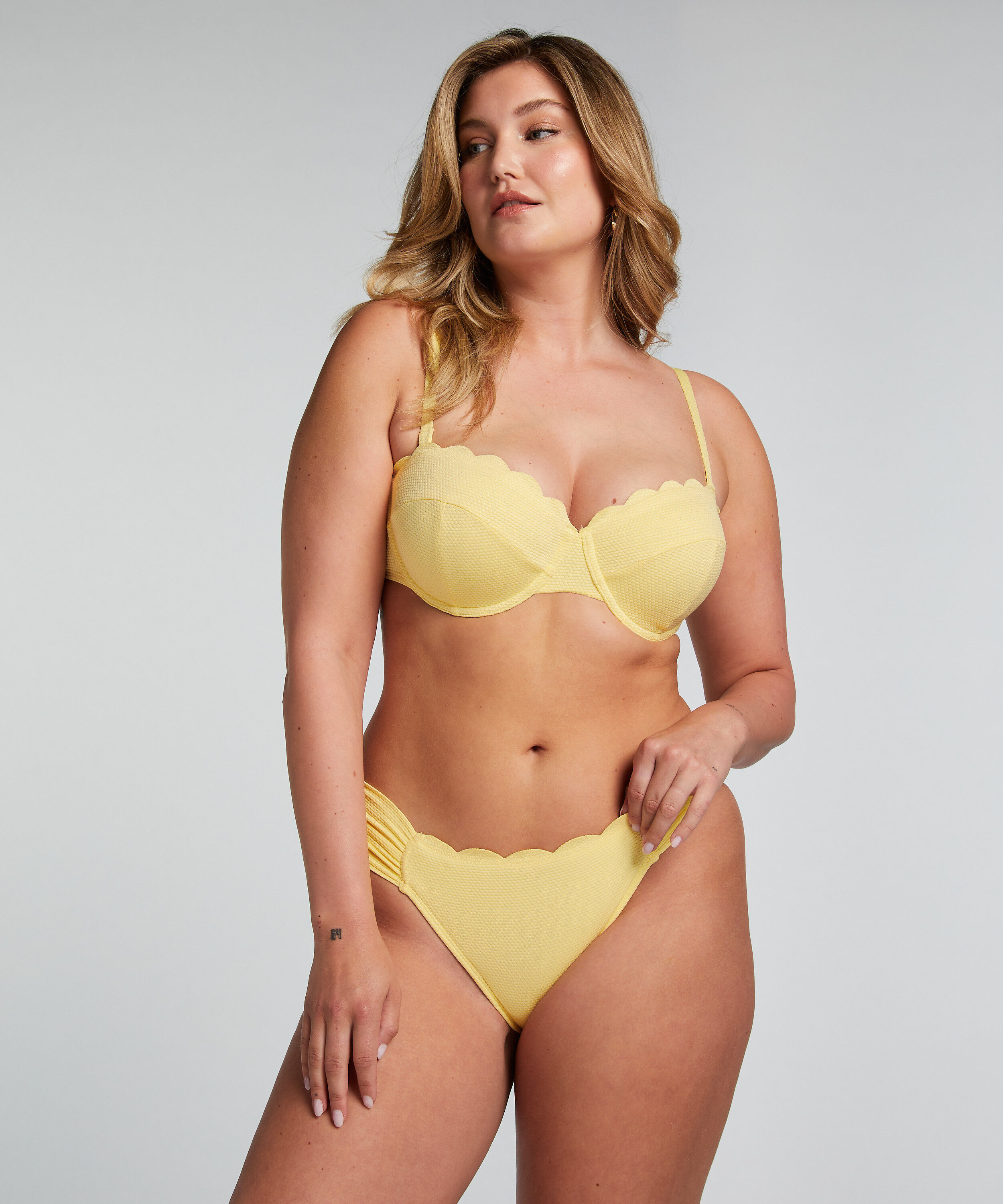 Scallop Padded Strapless Underwired Bikini Top Cup E +, Yellow