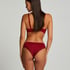 Lola Brazilian, Red