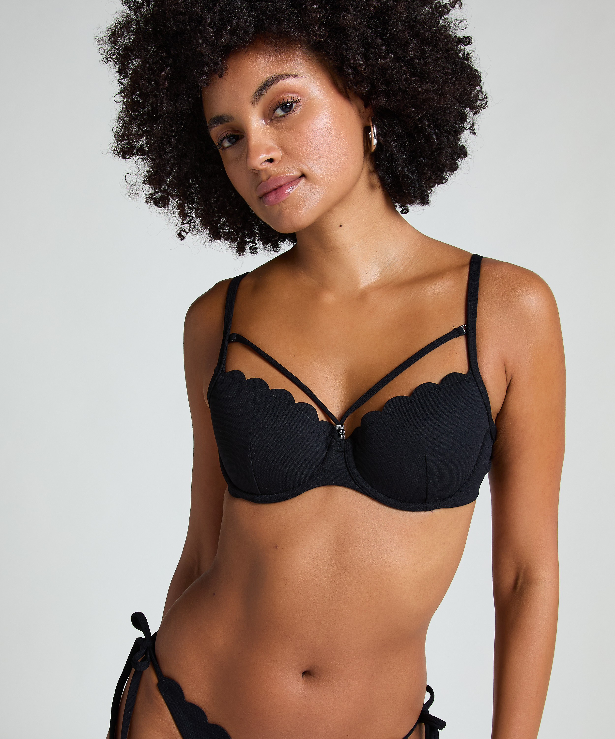 Scallop Padded Underwired Bikini Top, Black, main