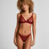 Isabelle Thong, Red