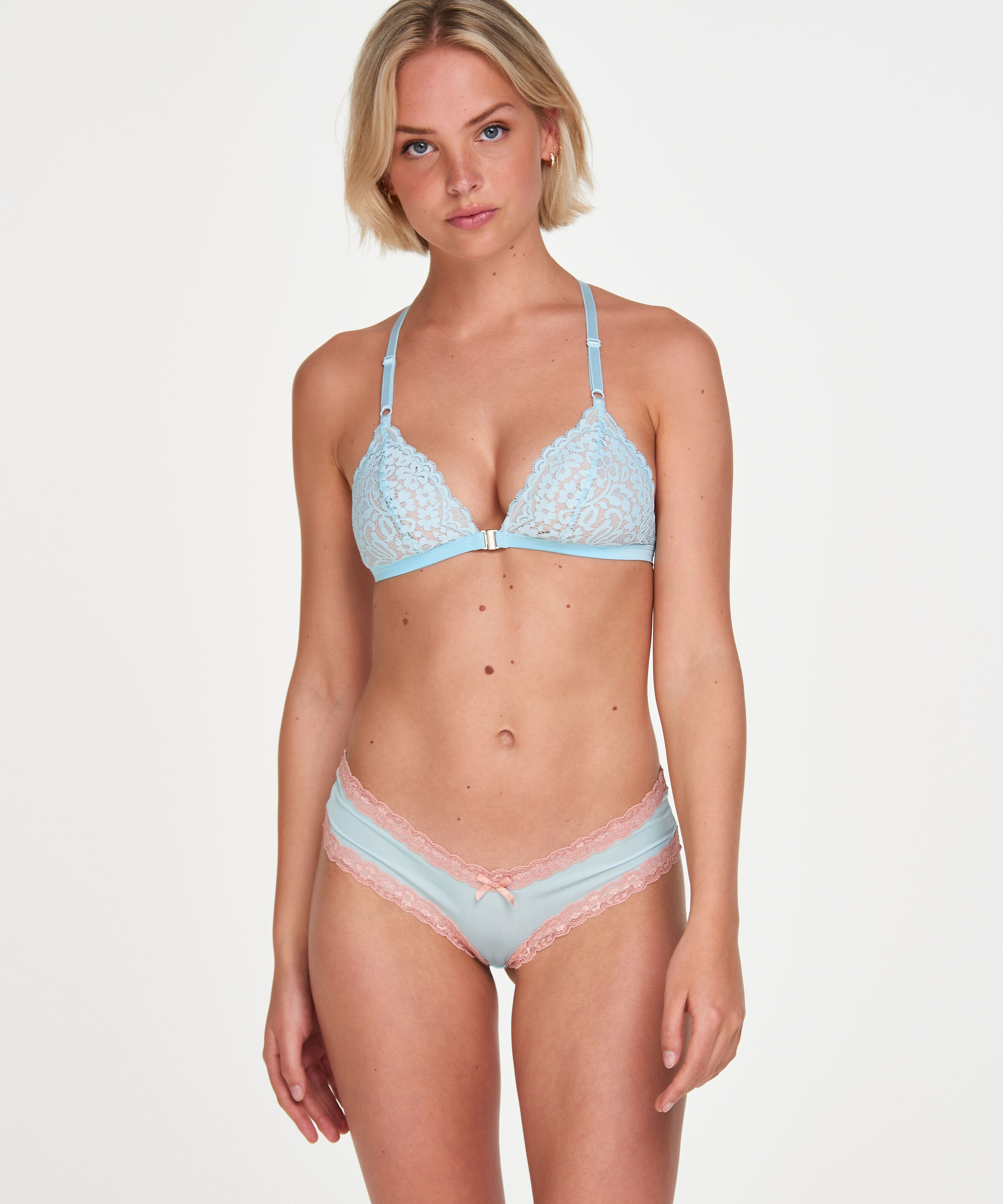 V-Shaped Microfibre Brazilian, Blue