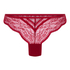 Isabelle Cheekini, Red
