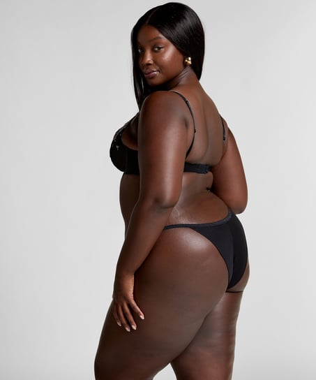 Chloe Brazilian, Black