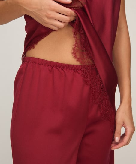 Pant Cecilia, Red