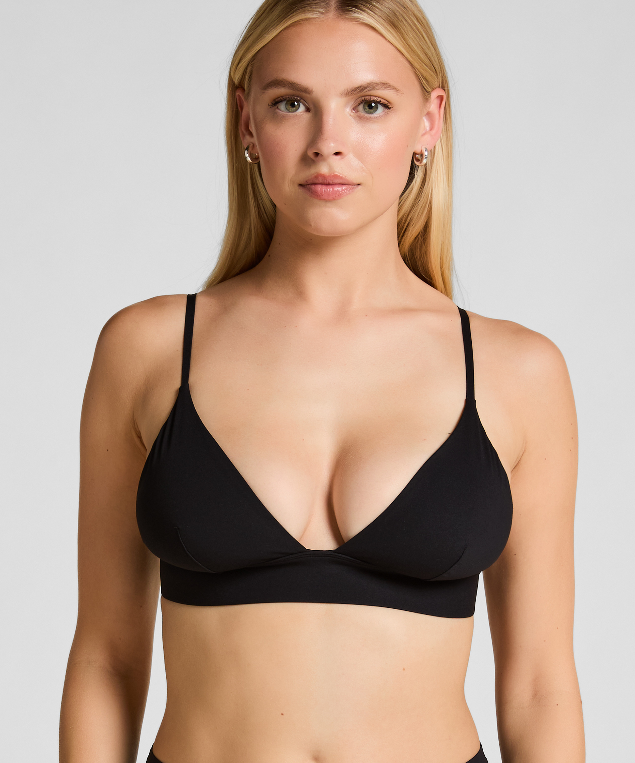 Smooth Triangle Bralette, Black, main