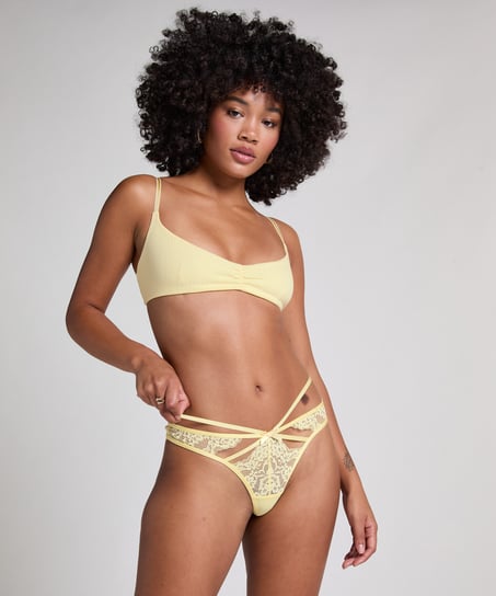 Wera Thong, Yellow