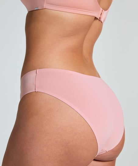 Invisible Brazilian, Pink