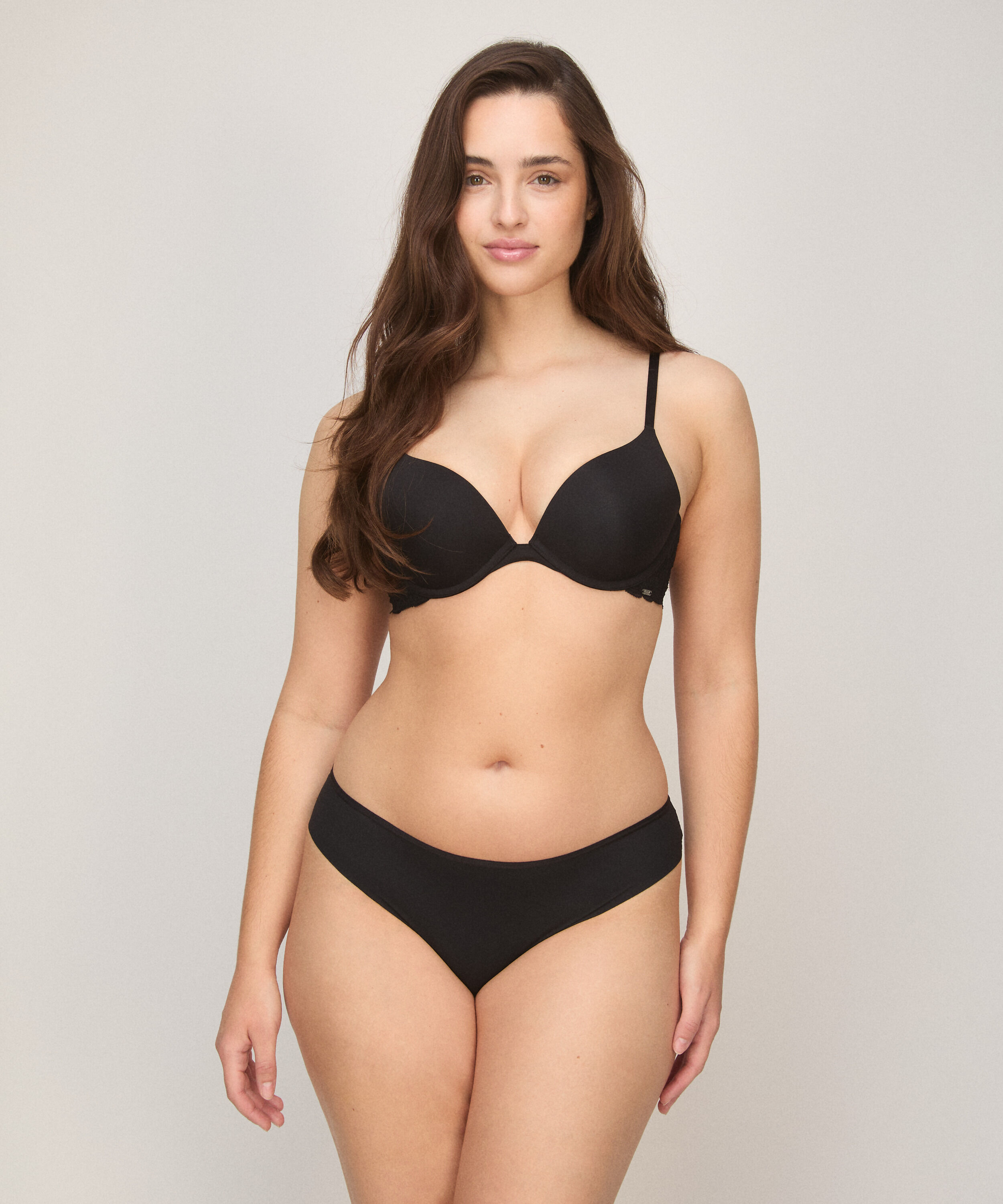 Brazilian Invisible, Black