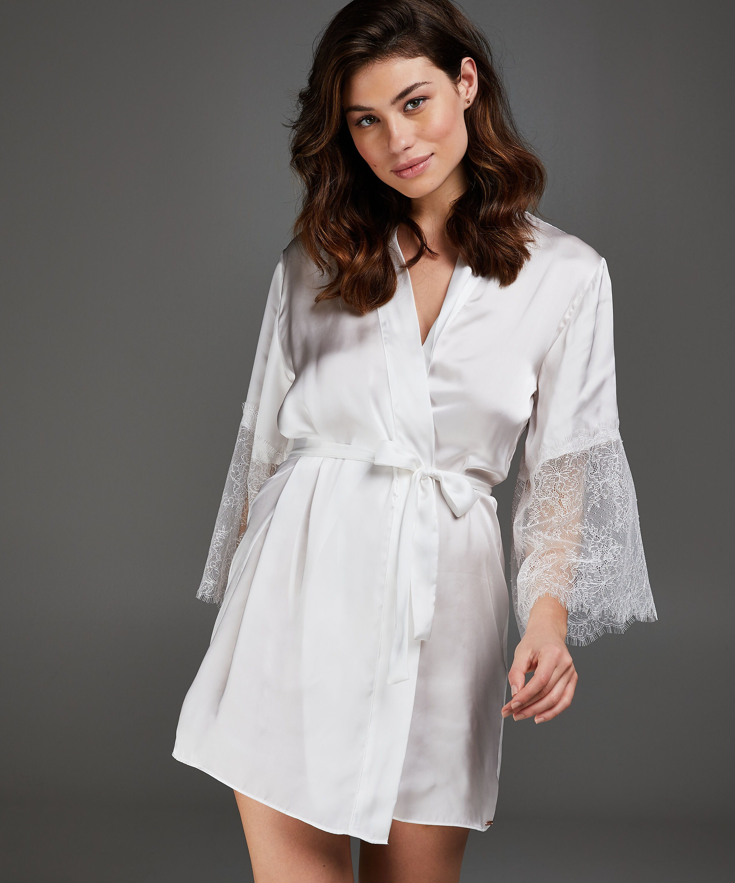 Kimono Satin Lily, White