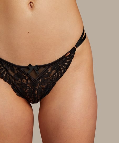 Jamie Thong, Black
