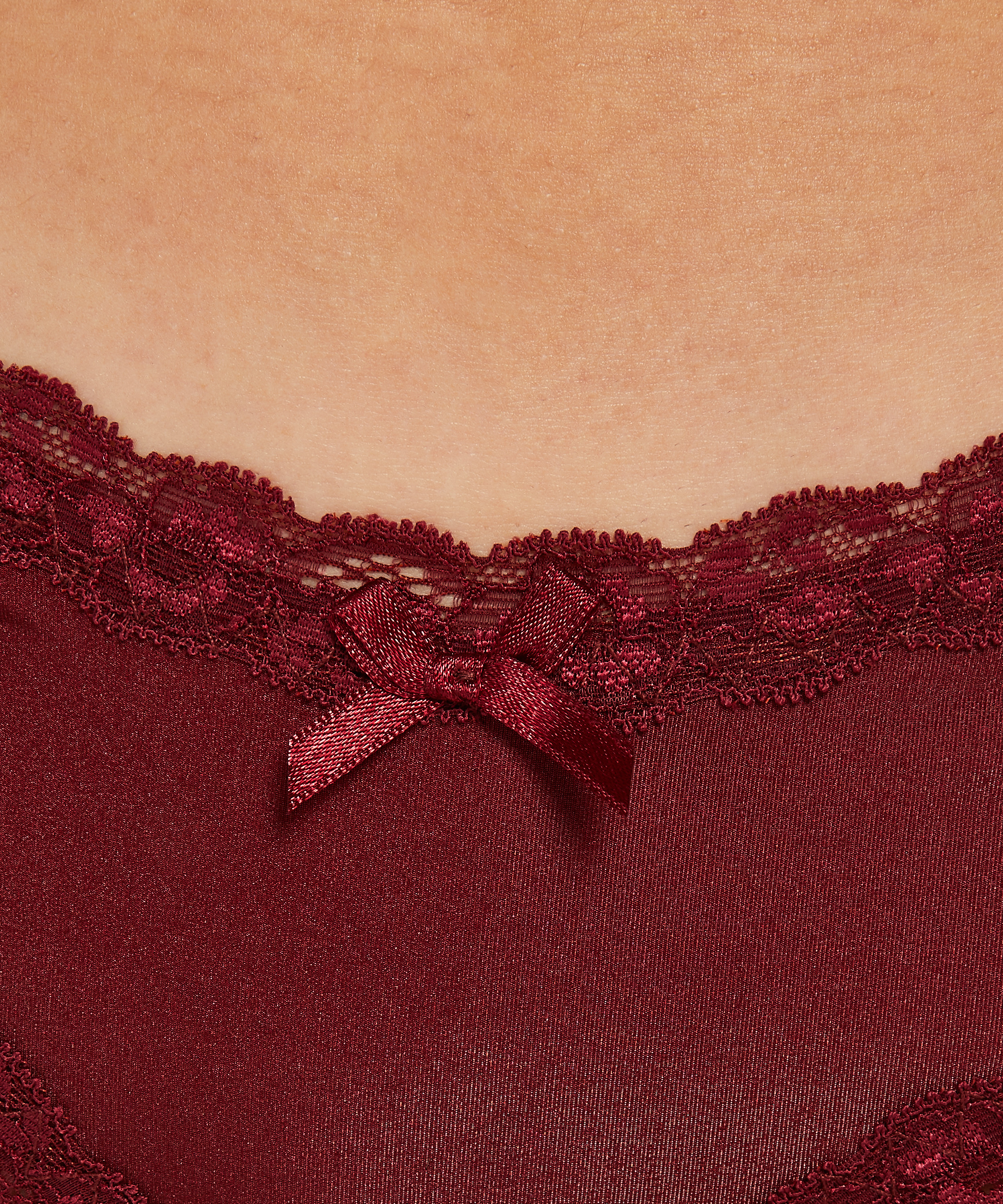 V-Shaped Microfibre Brazilian, Red, main