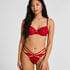Janine Thong, Red