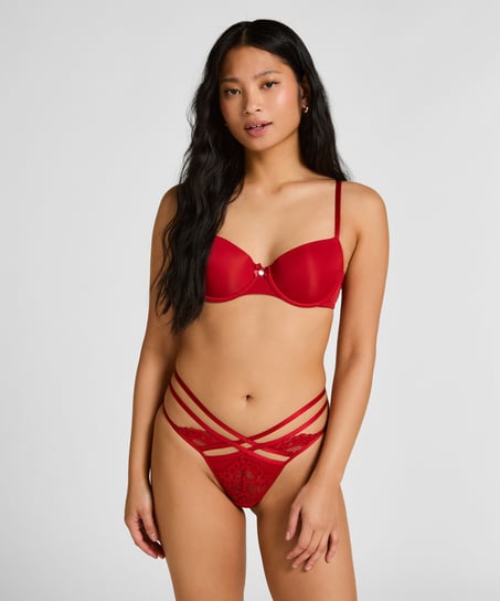 Janine Thong, Red