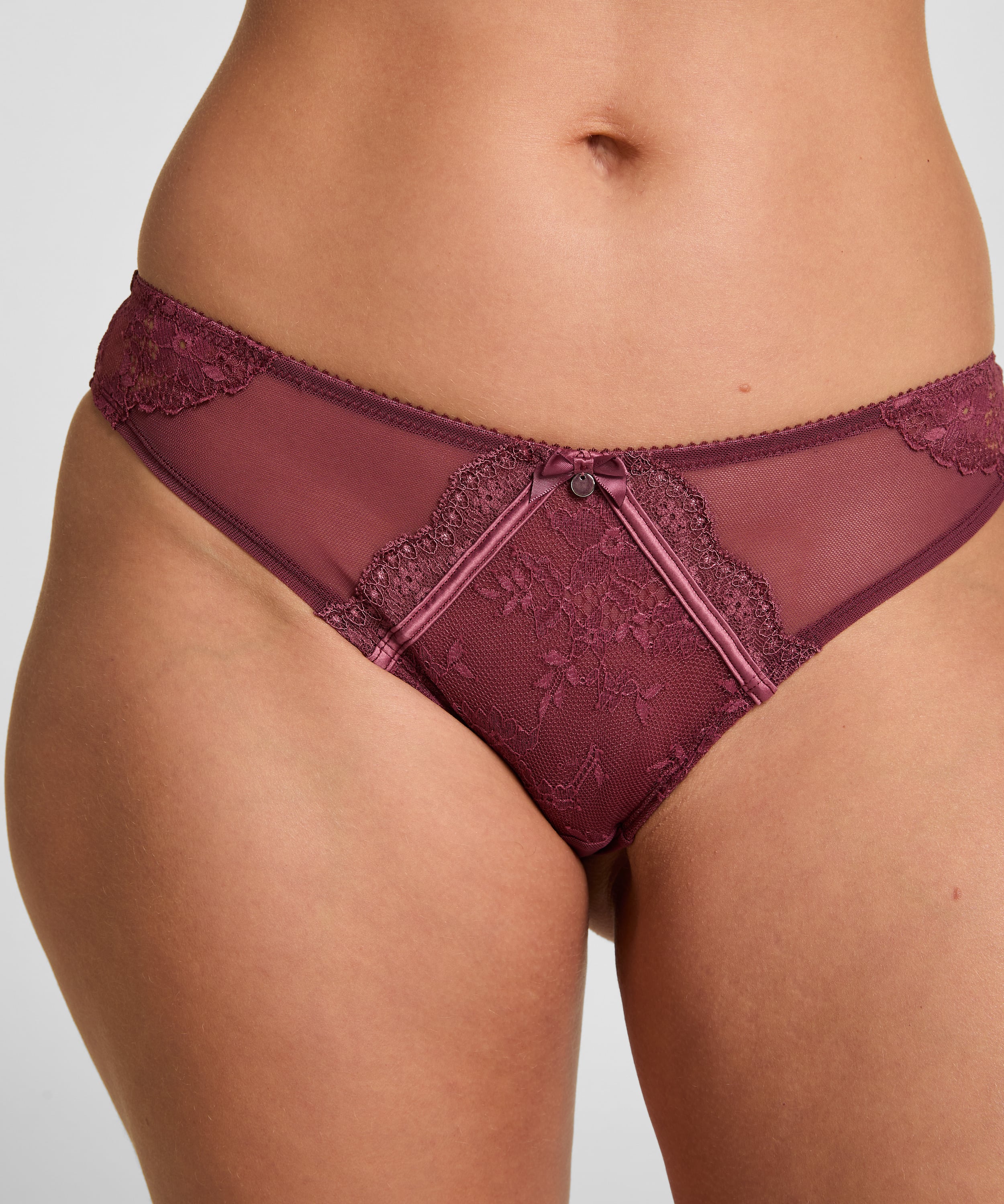 Brazilian Naomi, Purple, main