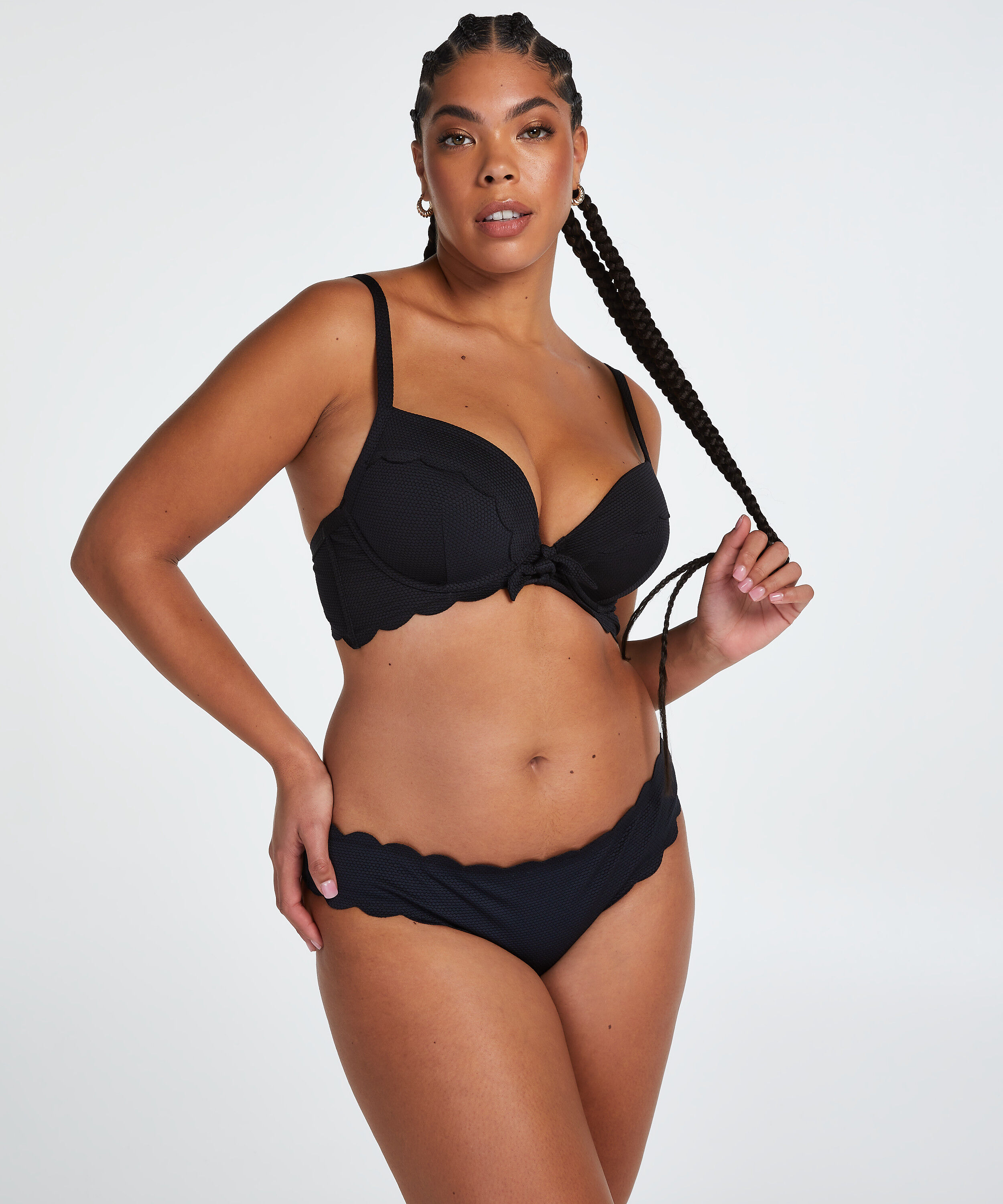 Scallop Rio Bikini Bottoms, Black
