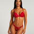 Irina Thong, Red