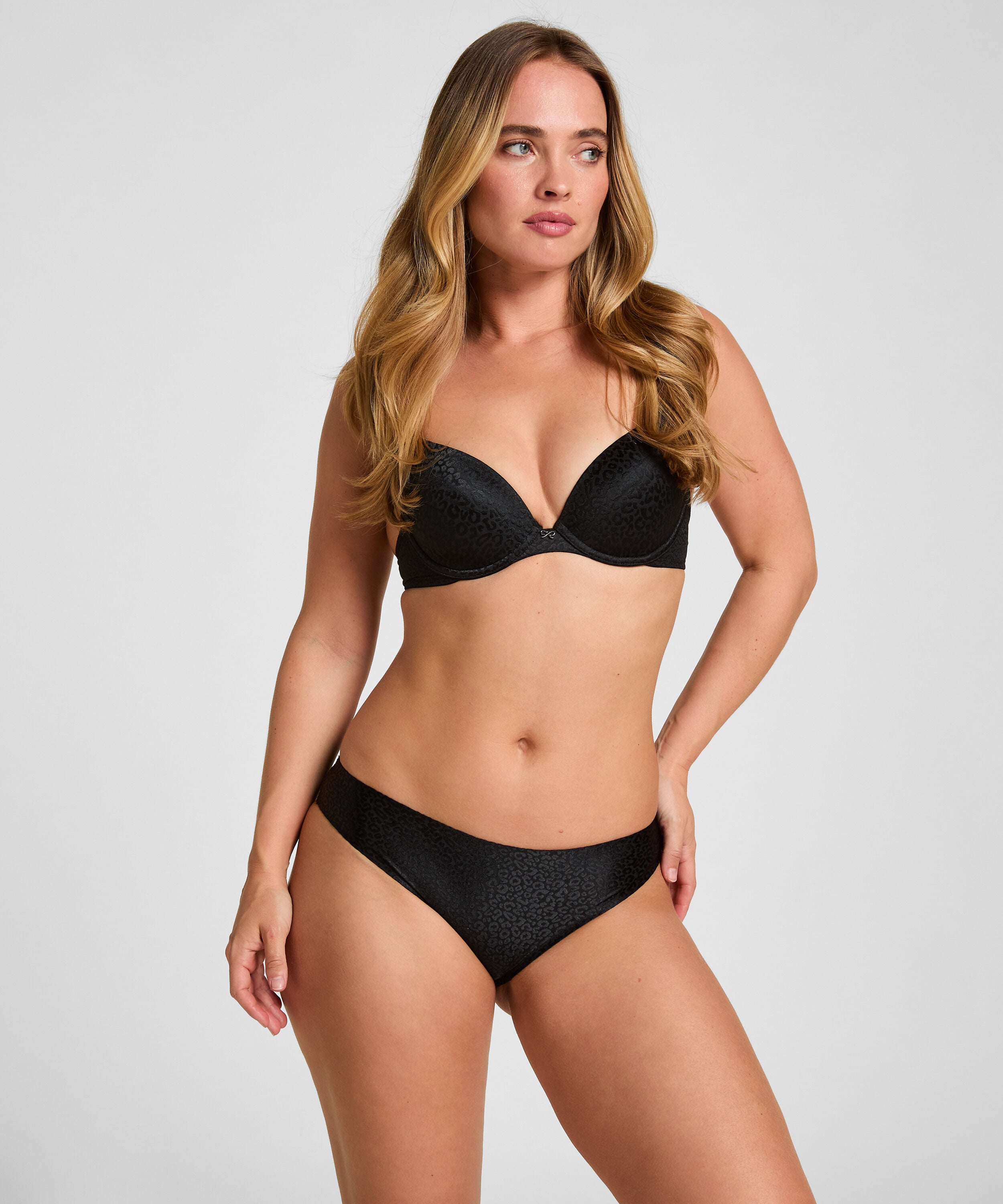 Brazilian Jackie, Black