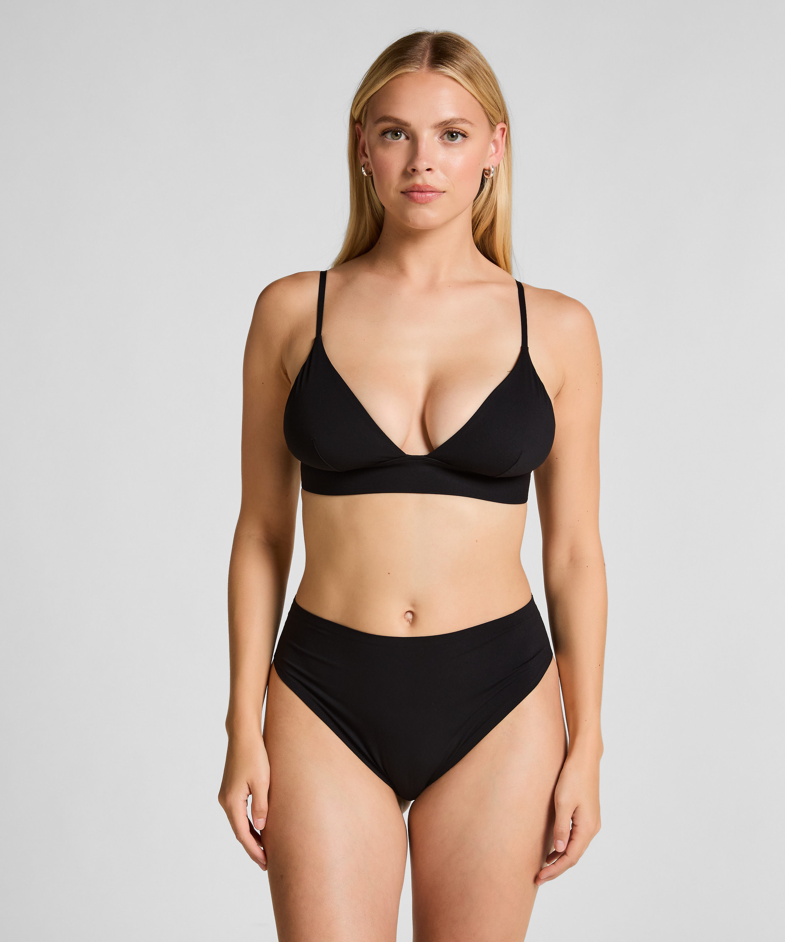 Smooth Triangle Bralette, Black, main