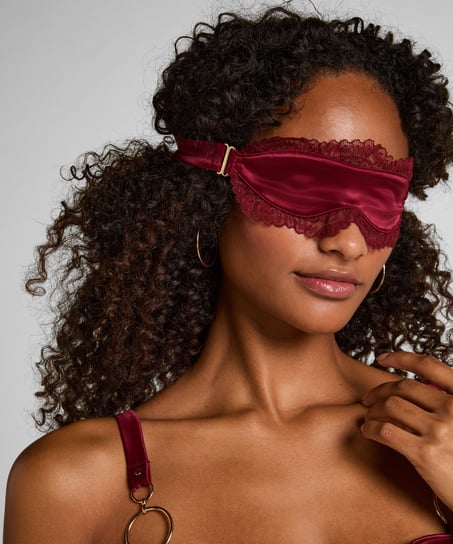 Marjolein Blindfold, Red