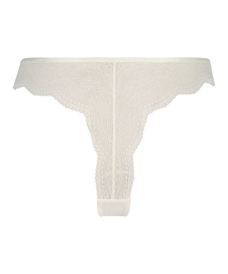 Isabelle Cheekini, White