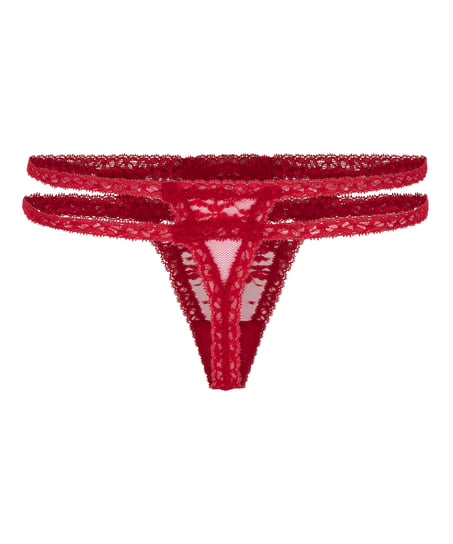 Irina Thong, Red