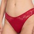 Andrea Thong, Red