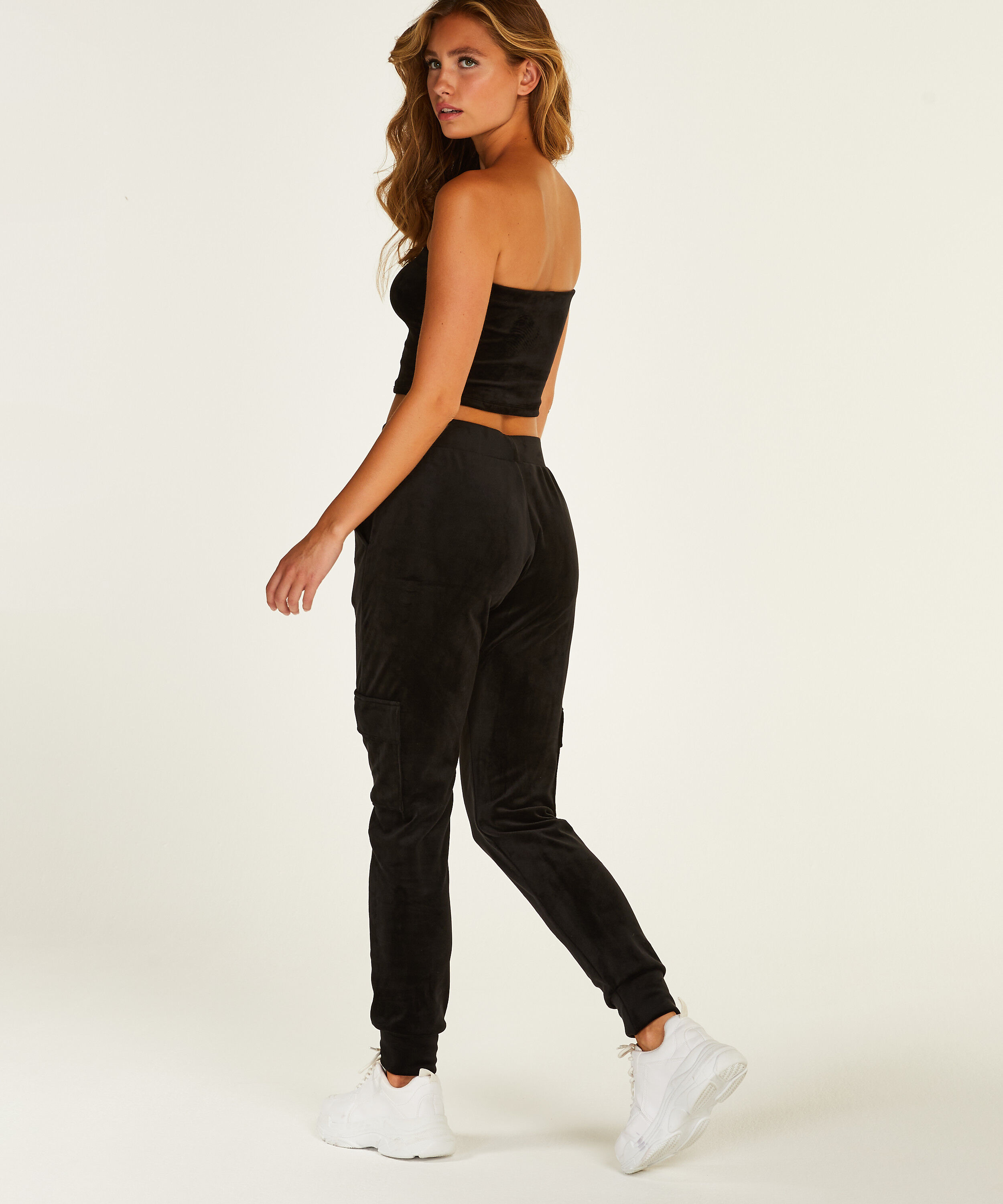 Velvet Jogging Pants Cargo for €10 