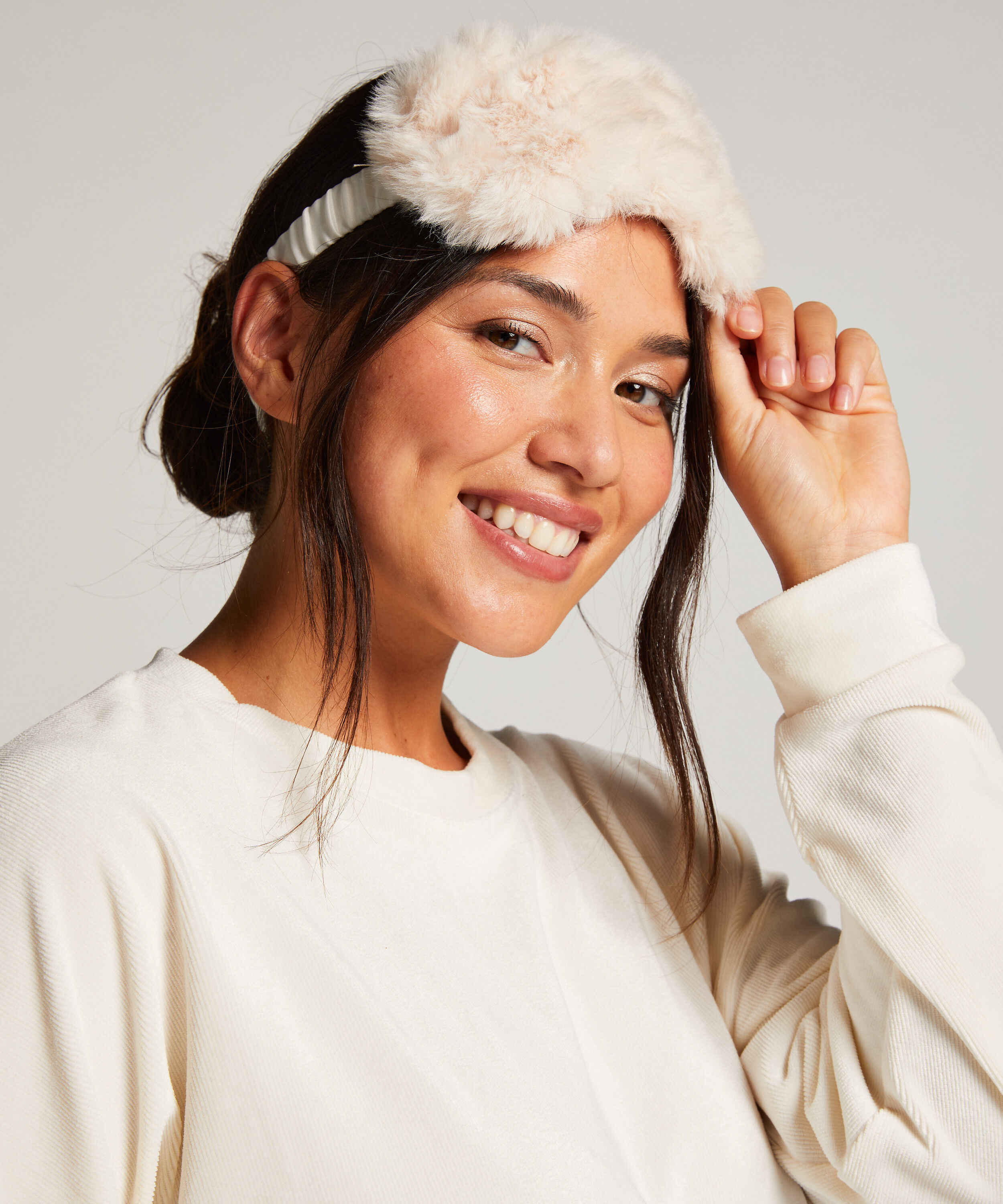 Fake Fur Sleepingmask, White