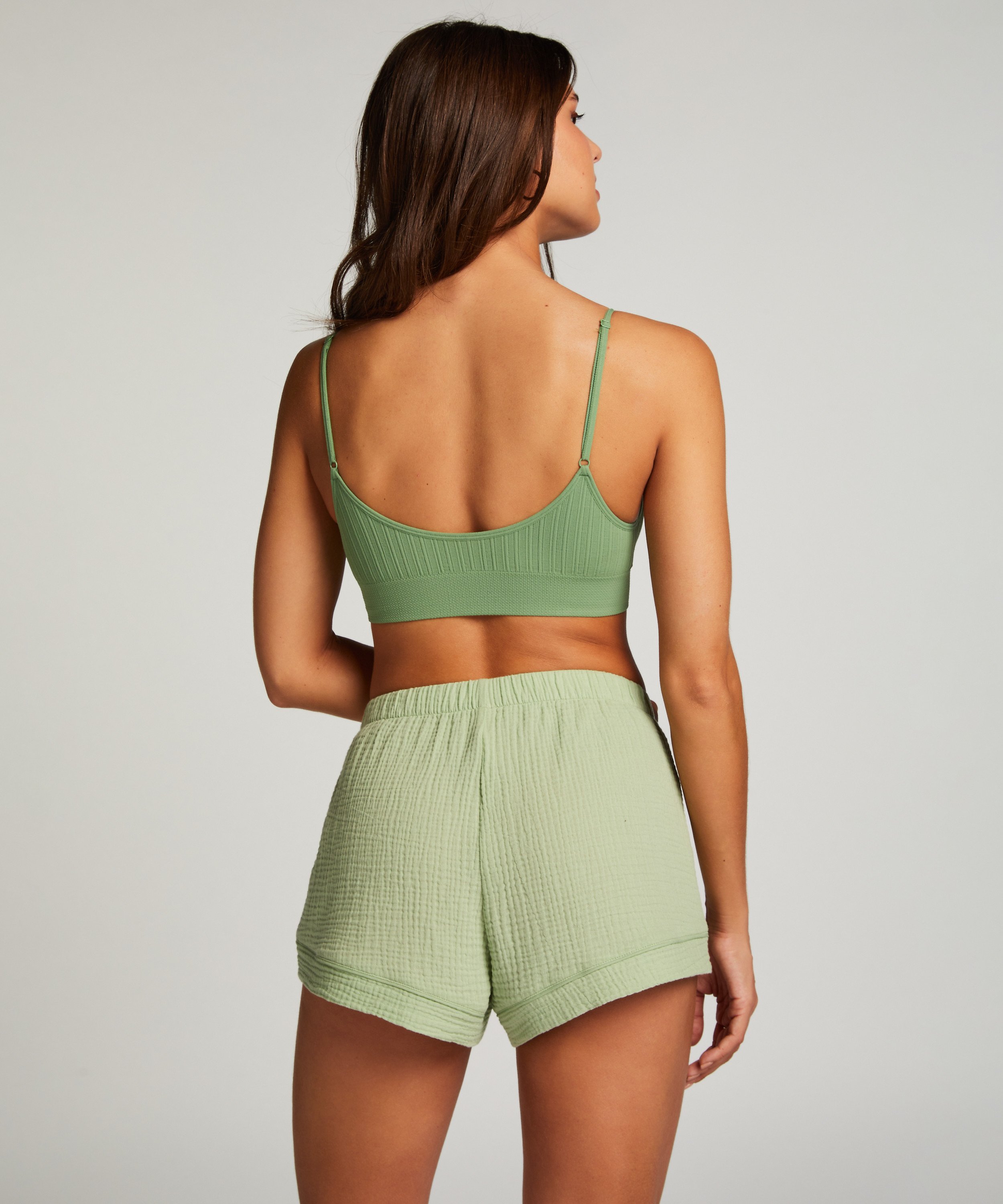Dianne Bralette, Green, main