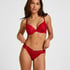 Thong Elliena, Red