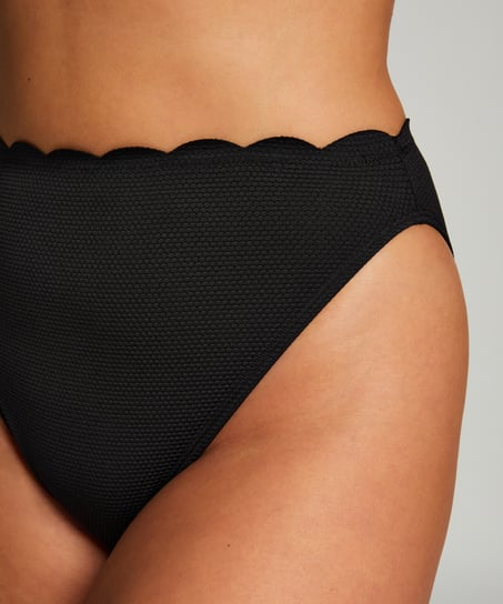 Scallop Rio Bikini Bottoms, Black