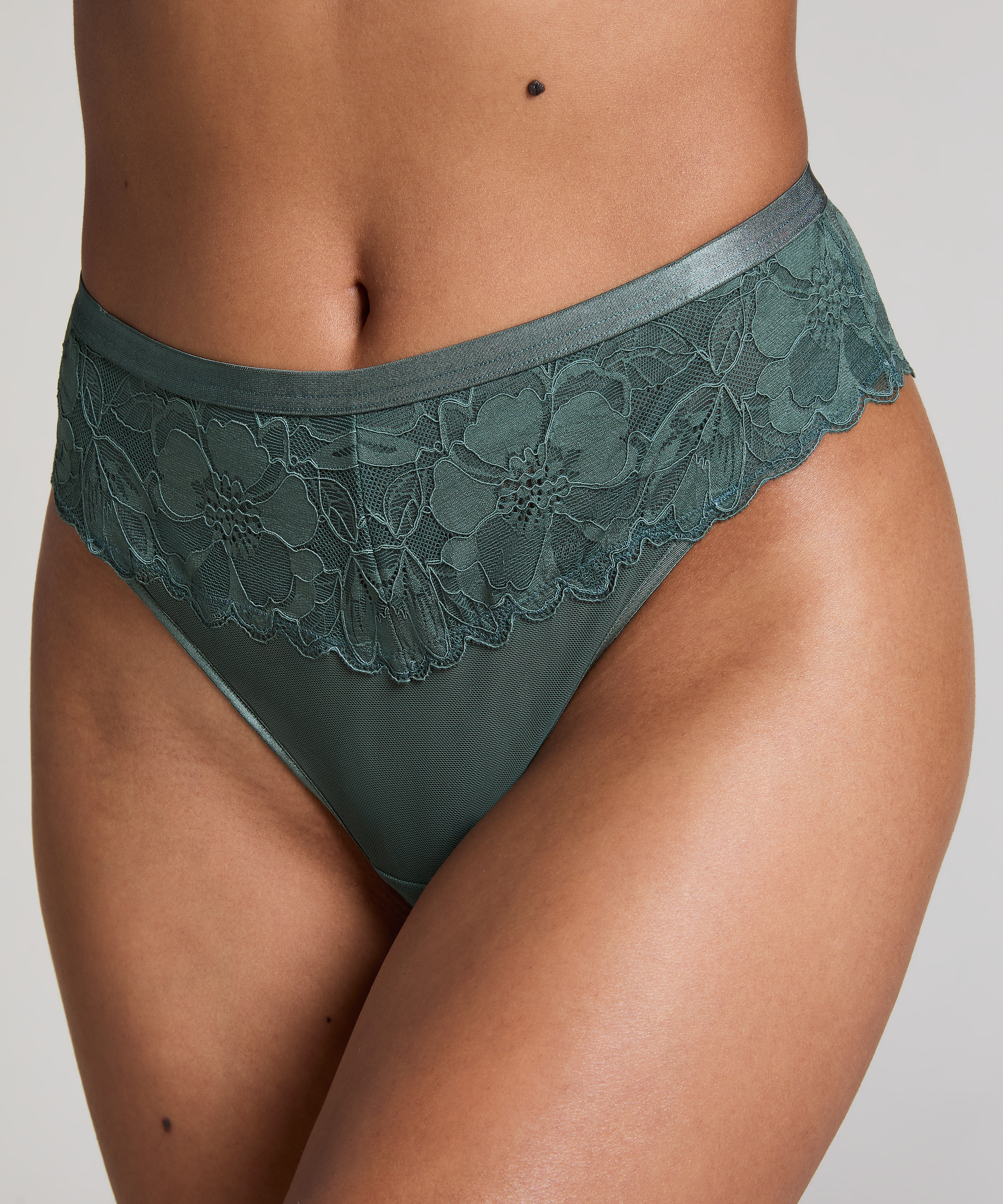 Sophia Thong, Green, main