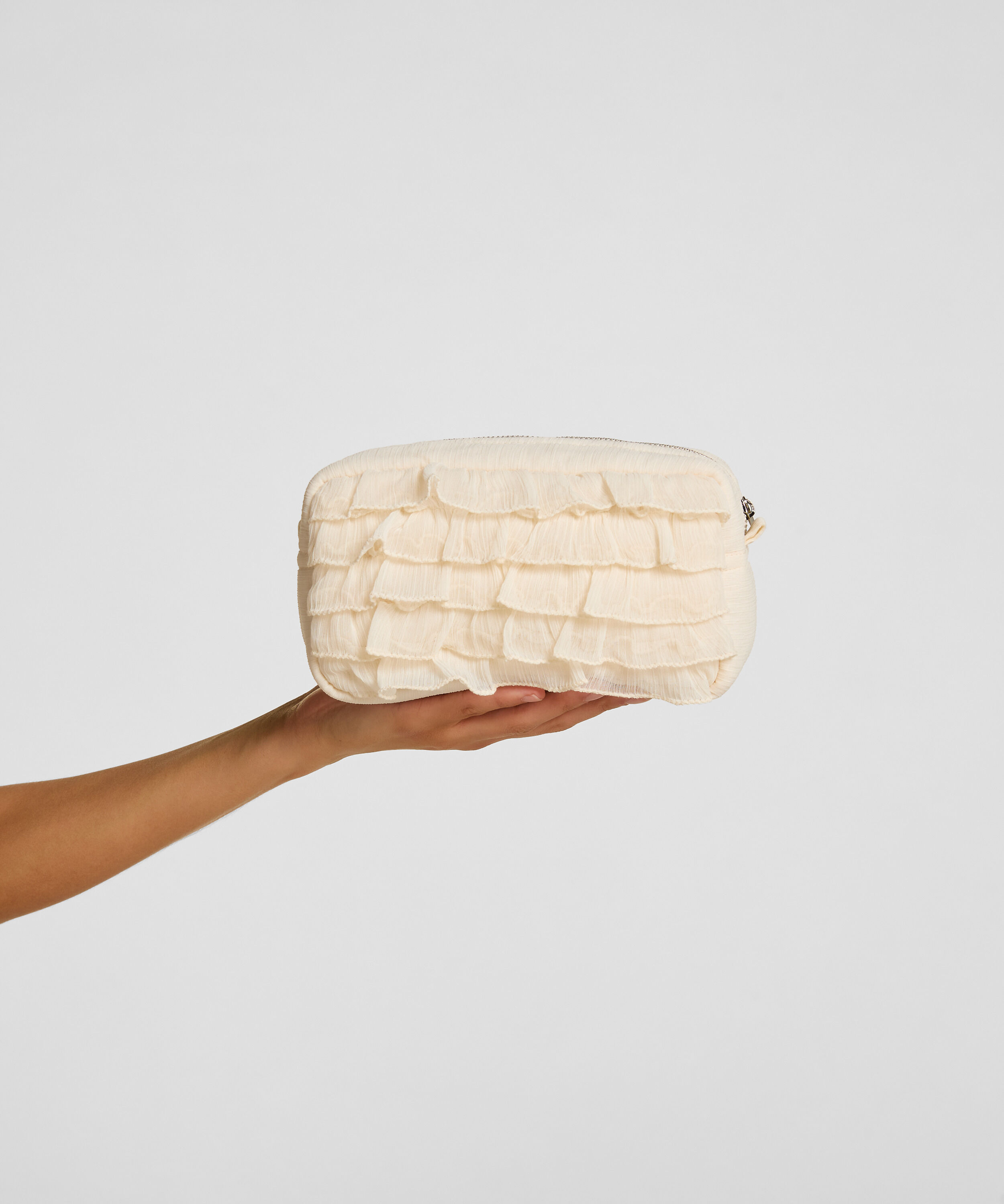 Make-Up Bag Ruffle, White